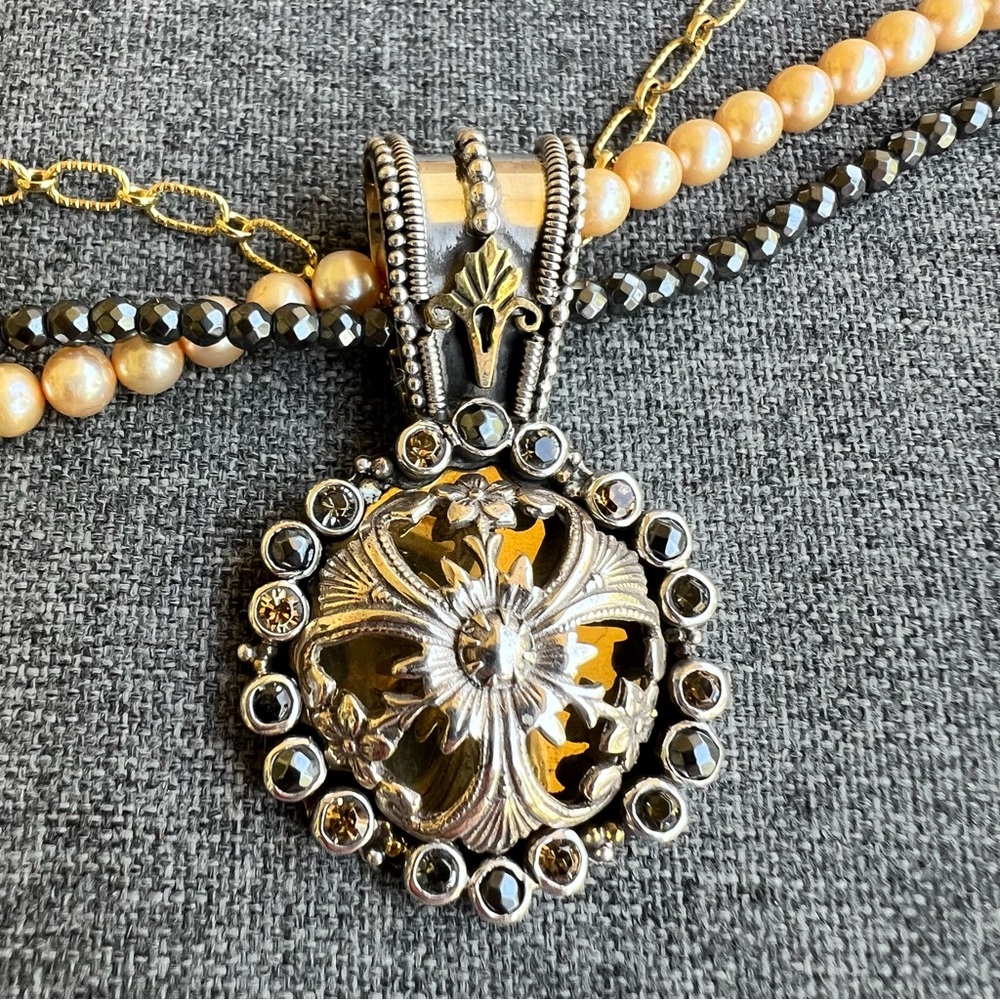 Mars And Valentine Pearls Bead Multi-Strand Necklace with Floral Gold Pendant - Picture 2 of 5